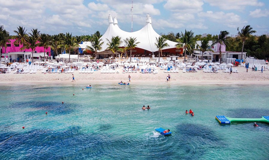Vacaciones de Primavera: Sumérgete en el paraíso de nuestro exclusivo club de playa!